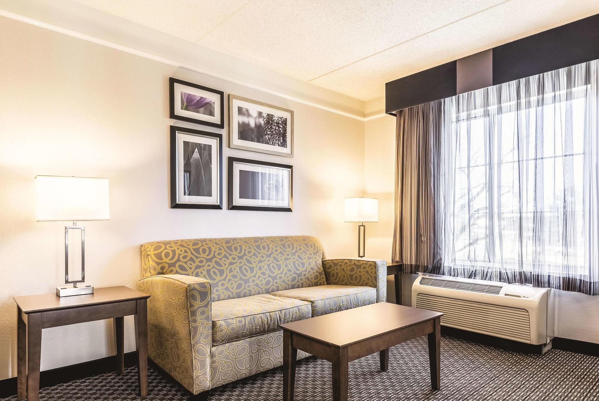 La Quinta By Wyndham Alexandria Airport Ξενοδοχείο Εξωτερικό φωτογραφία