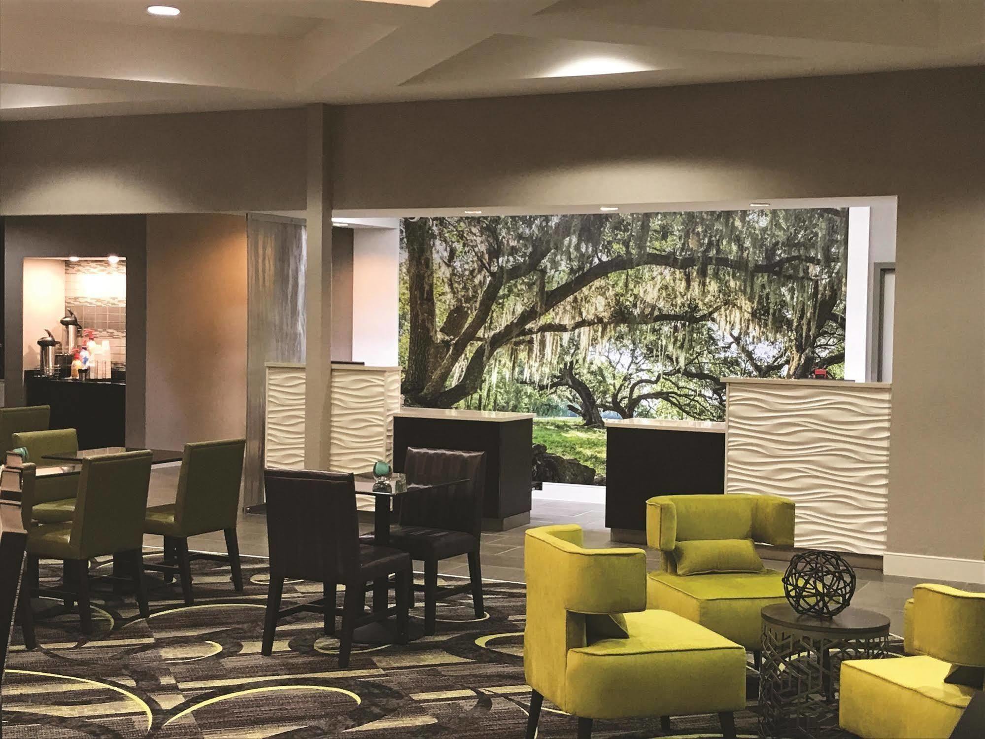 La Quinta By Wyndham Alexandria Airport Ξενοδοχείο Εξωτερικό φωτογραφία