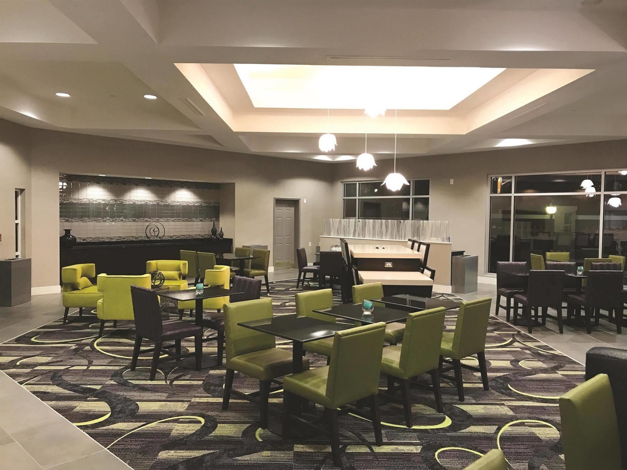 La Quinta By Wyndham Alexandria Airport Ξενοδοχείο Εξωτερικό φωτογραφία